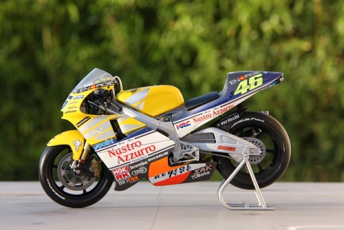 2001_small_Honda_Rossi_88127ba01.jpg