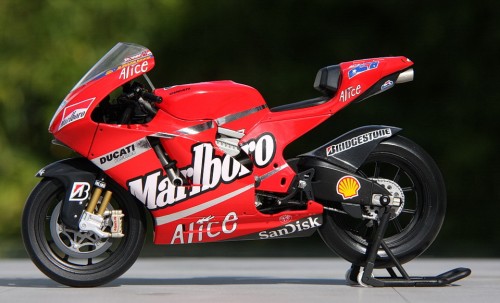 2007_ducati_88r561990c.jpg