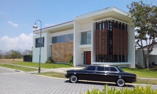 COOLCOSTARICAMANSIONLIMUSINA22b13.jpg