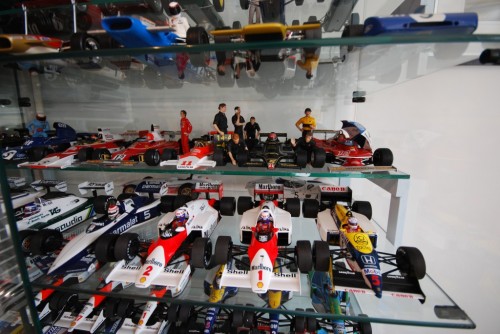 vitrinesF15f11eb.jpg