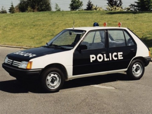 peugeot_205_5-door_police_1-547x410f5e19.jpg