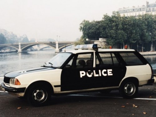 peugeot_305_break_police_1-547x410caa0b.jpg