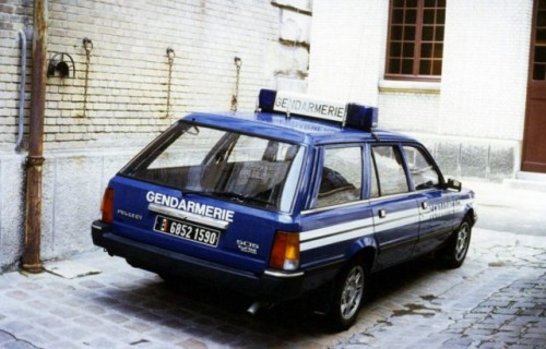 peugeot_505_break_gendarmerie-641x4108934f.jpg