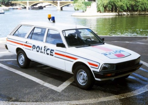 peugeot_505_break_police-578x4101eae7.jpg