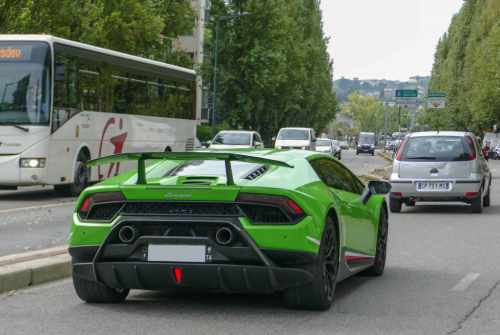 lambo-5c923c.png