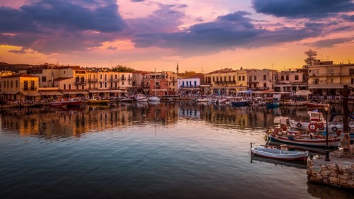the_venetian_harbour_of_rethymno_is_the_ideal_place_to_enjoy_fresh_fish_in_a_seaside_taverna-edited4965d.jpg