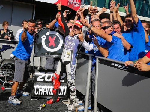 2012_Lorenzo_WorldChampion_smalld47a8.jpg
