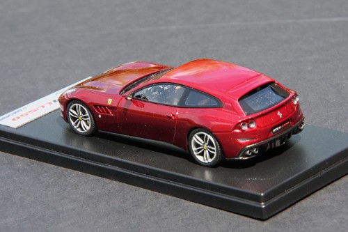 small_ferrari_gtc4_86900a096.jpg