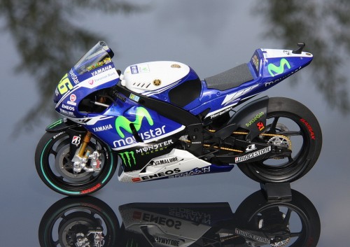 2014_small_Yamaha_rossi12_994988cfe.jpg