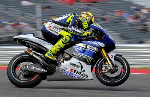 2013_Yamaha-YZR-M1-MotoGP-Valentino-Rossi-Up-Close-29_smalle1248.jpg