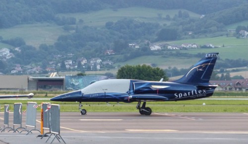jet-20b8a39.jpg