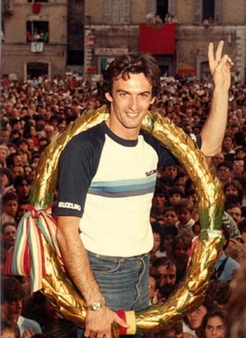 1982_franco-uncini-corona-piazza_small6f831.jpg