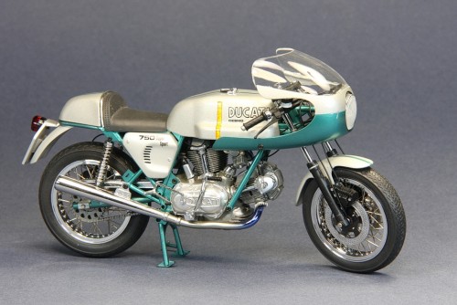small_Ducati750SS_4453c2a6f.jpg